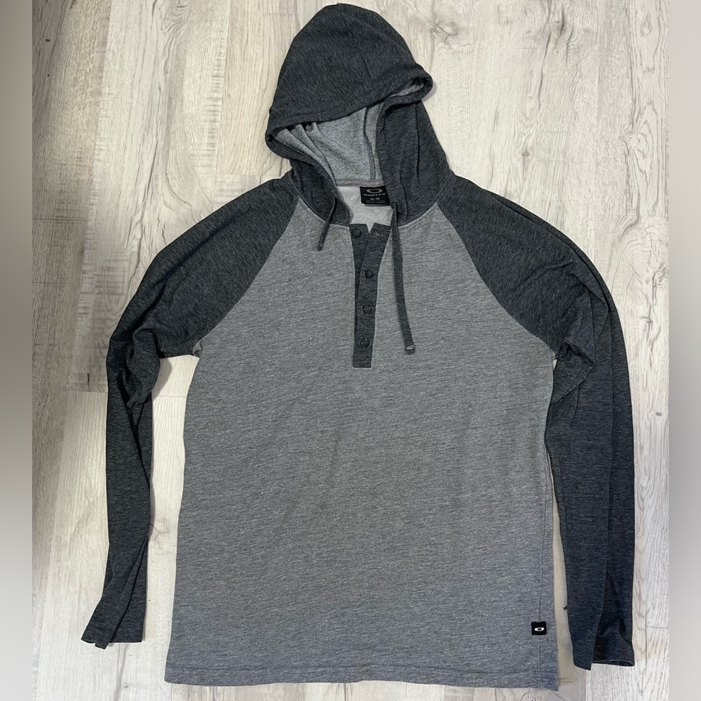 Men’s Oakley Shirt